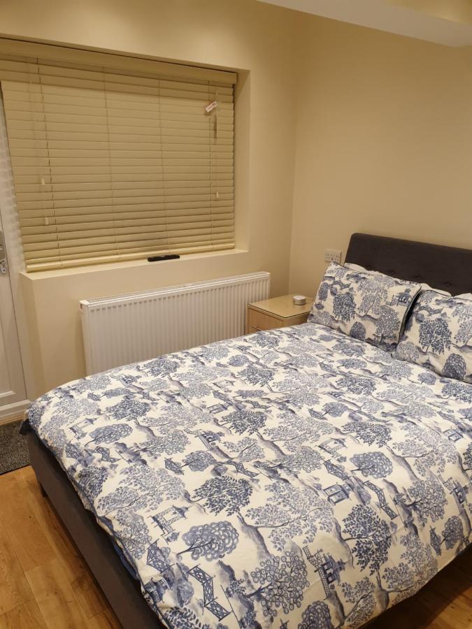 London Luxury Apartments 5 Min Walk From Ilford Station, With Free Parking Free Wifi Εξωτερικό φωτογραφία