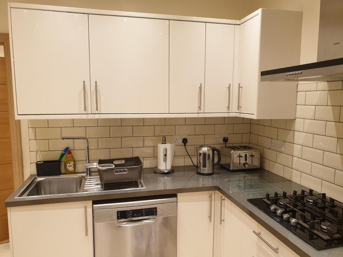 London Luxury Apartments 5 Min Walk From Ilford Station, With Free Parking Free Wifi Εξωτερικό φωτογραφία