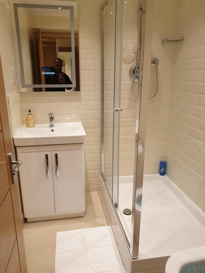 London Luxury Apartments 5 Min Walk From Ilford Station, With Free Parking Free Wifi Εξωτερικό φωτογραφία