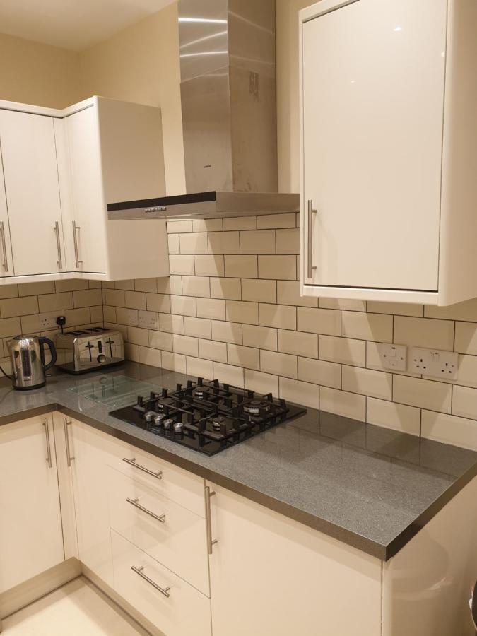 London Luxury Apartments 5 Min Walk From Ilford Station, With Free Parking Free Wifi Εξωτερικό φωτογραφία