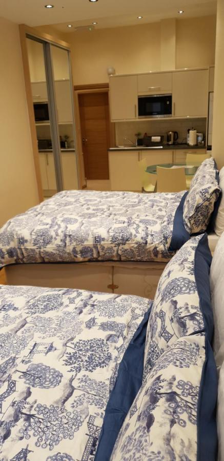 London Luxury Apartments 5 Min Walk From Ilford Station, With Free Parking Free Wifi Εξωτερικό φωτογραφία
