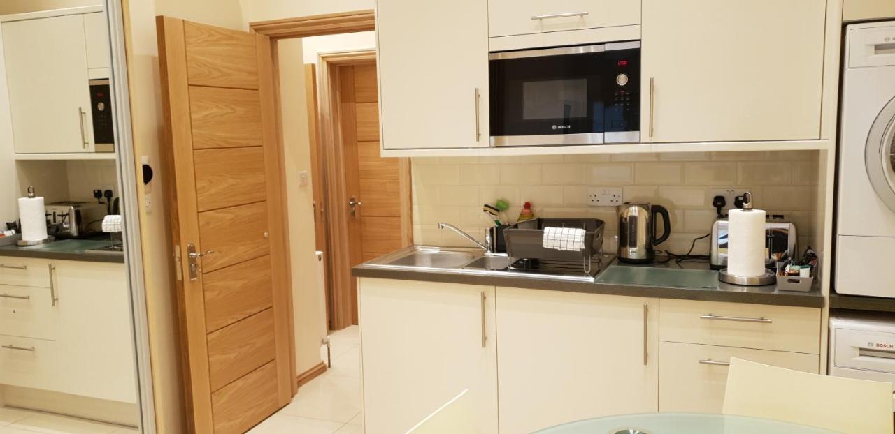 London Luxury Apartments 5 Min Walk From Ilford Station, With Free Parking Free Wifi Εξωτερικό φωτογραφία