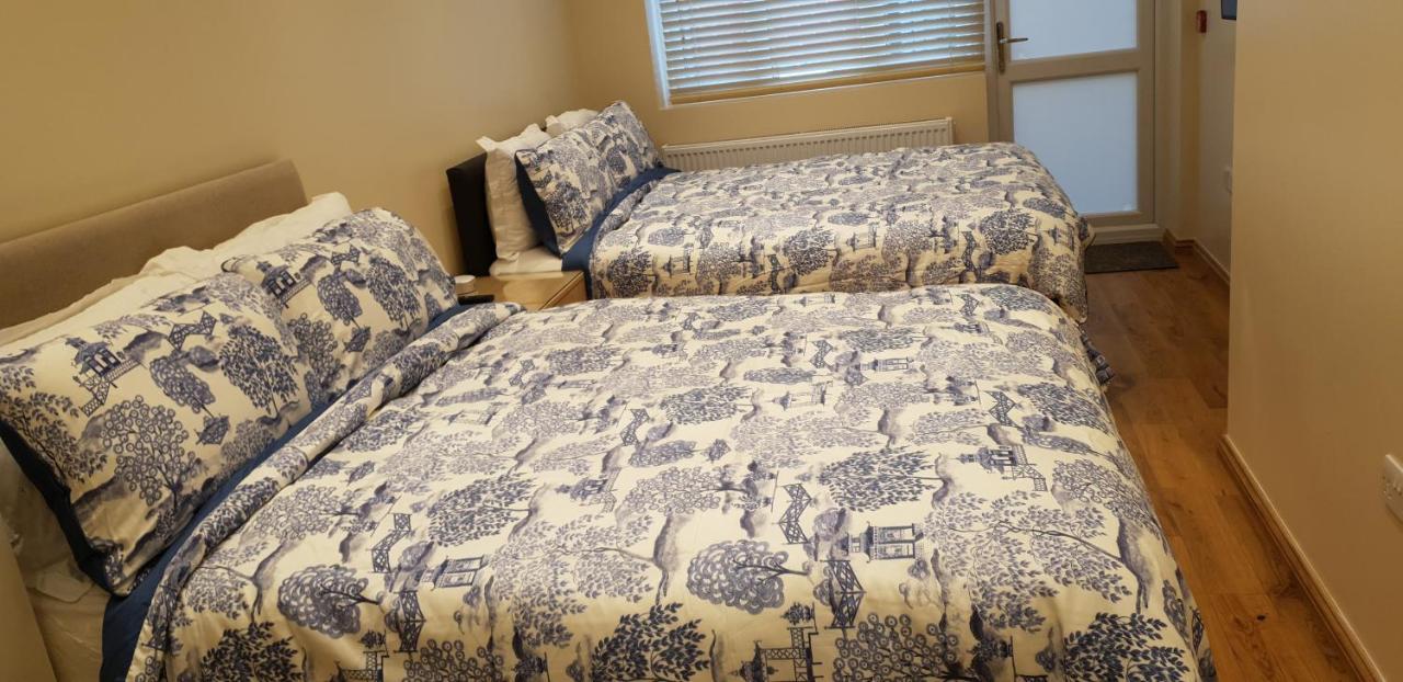 London Luxury Apartments 5 Min Walk From Ilford Station, With Free Parking Free Wifi Εξωτερικό φωτογραφία