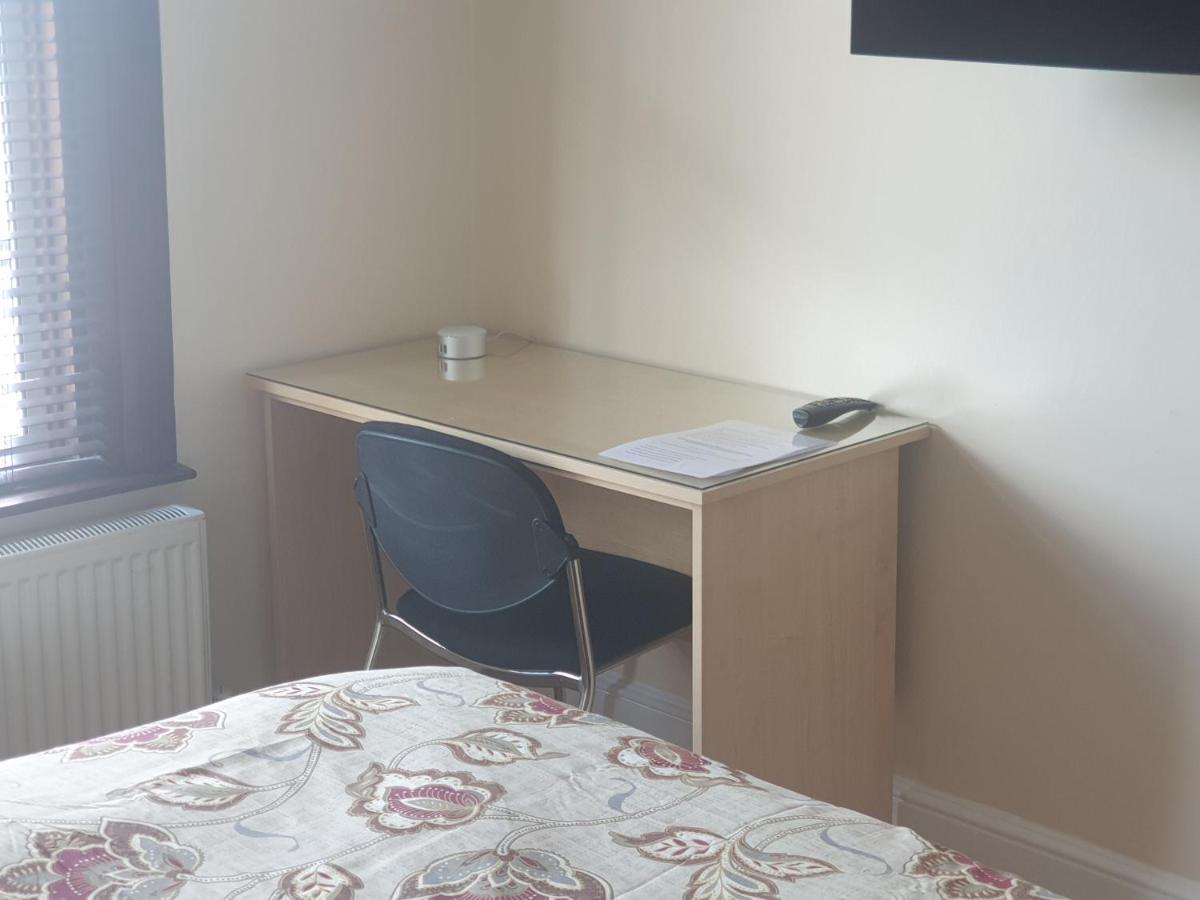 London Luxury Apartments 5 Min Walk From Ilford Station, With Free Parking Free Wifi Εξωτερικό φωτογραφία