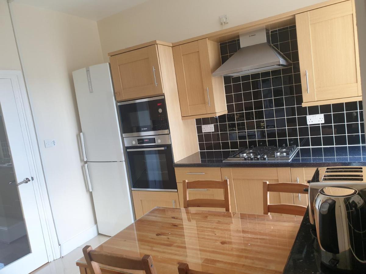 London Luxury Apartments 5 Min Walk From Ilford Station, With Free Parking Free Wifi Εξωτερικό φωτογραφία