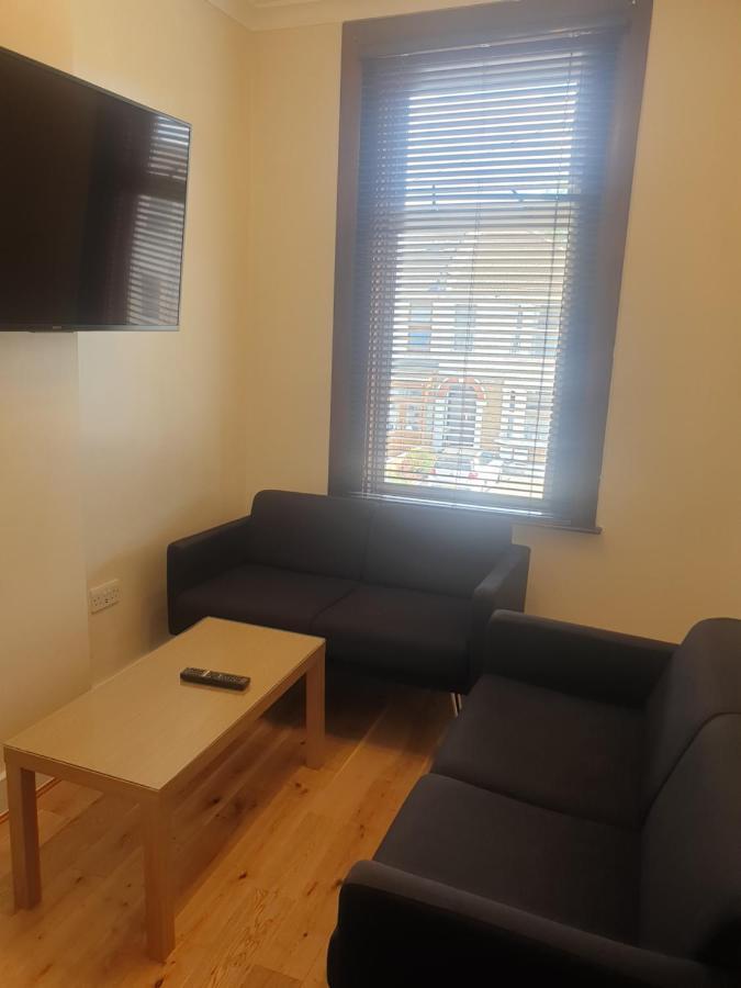 London Luxury Apartments 5 Min Walk From Ilford Station, With Free Parking Free Wifi Εξωτερικό φωτογραφία