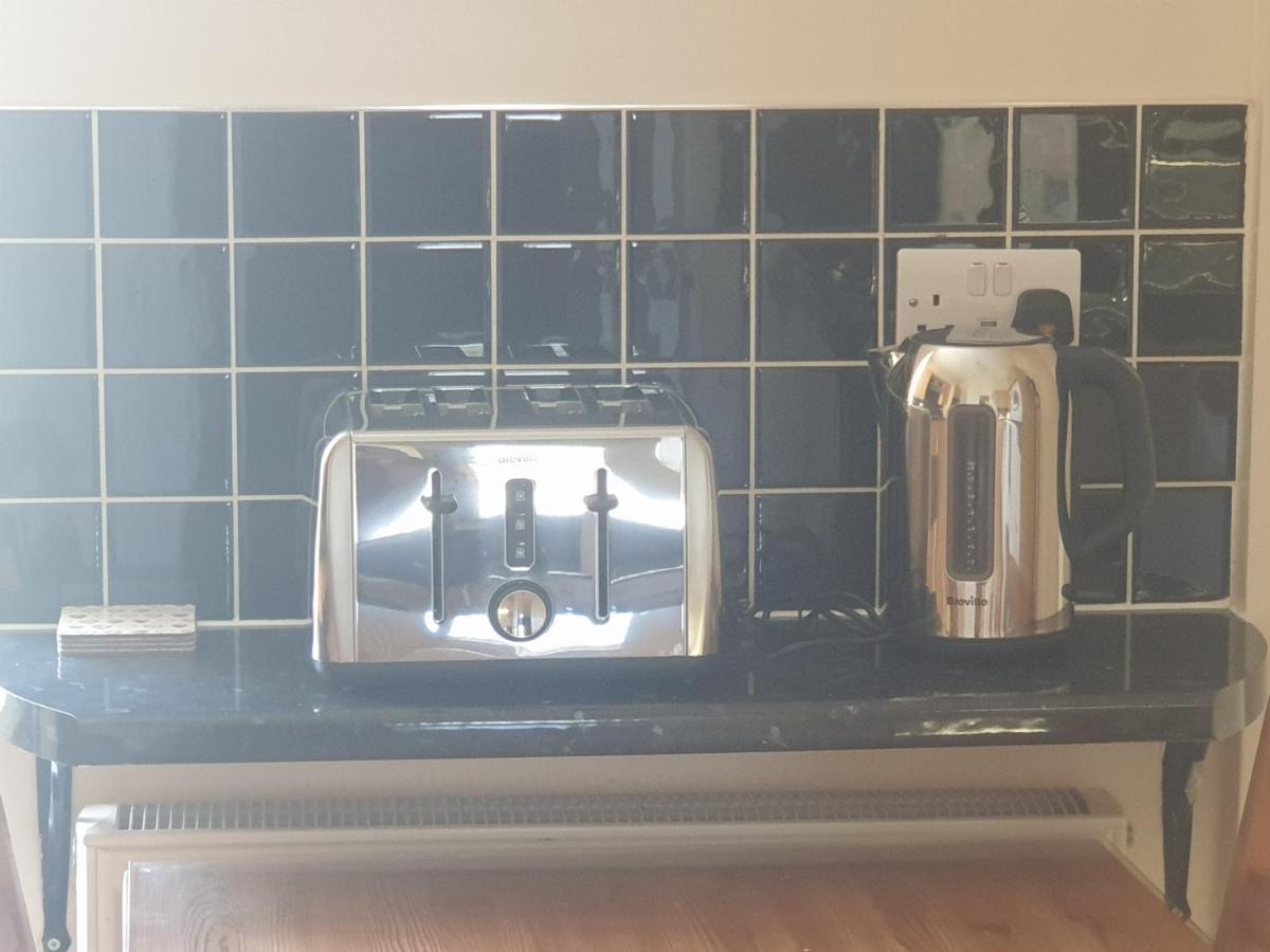 London Luxury Apartments 5 Min Walk From Ilford Station, With Free Parking Free Wifi Εξωτερικό φωτογραφία
